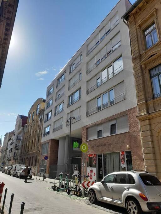 Lovely Apartment In City Centre For 4 Guests ブダペスト エクステリア 写真