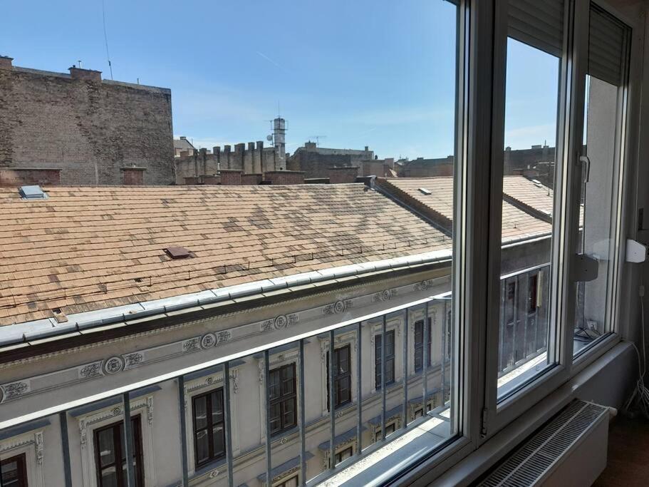 Lovely Apartment In City Centre For 4 Guests ブダペスト エクステリア 写真