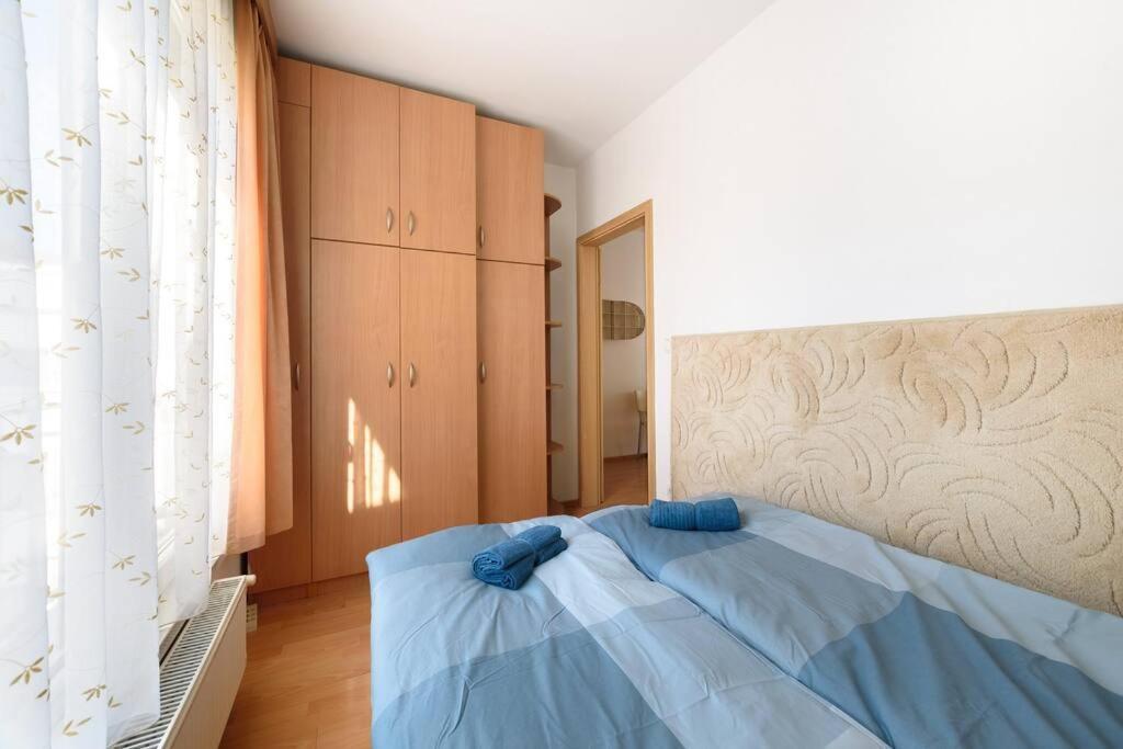 Lovely Apartment In City Centre For 4 Guests ブダペスト エクステリア 写真