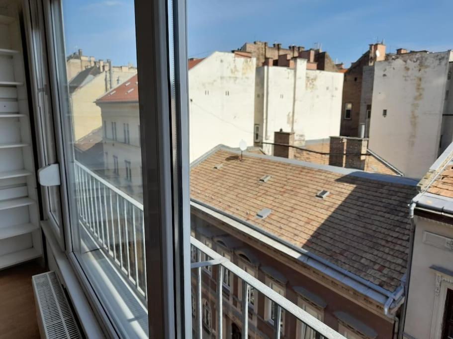 Lovely Apartment In City Centre For 4 Guests ブダペスト エクステリア 写真